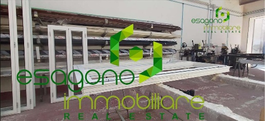 Foto Magazzino a Siracusa di 130 m² con 1 locali in vendita