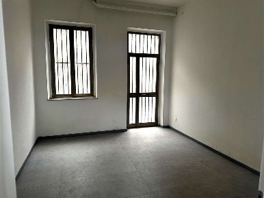 Foto Negozio a Bovisio-Masciago di 30 m² con 1 locali in vendita