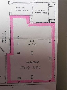 Foto Magazzino a Mantova di 175 m² con 1 locali in vendita