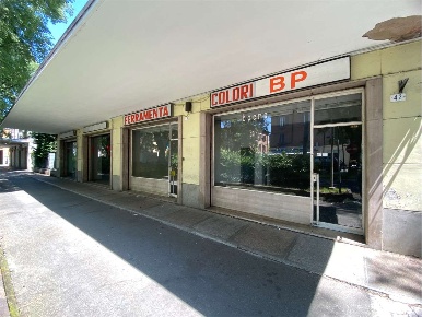 Foto Negozio in VIALE STORCHI, Modena Sacca - Stazione di 125 m² in vendita