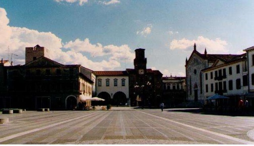 Foto Negozio a Oderzo di 6200 m² con 10 locali in vendita