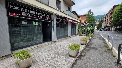 Foto Negozio in Via Brogeda, Como Ponte Chiasso di 100 m² con 4 locali