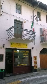 Foto Negozio in Via Trieste, Pavone Canavese Centro di 90 m² con 1 locali