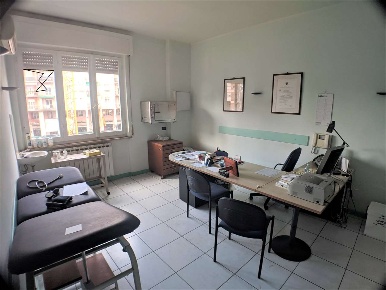 Foto Ufficio a Sarzana di 78 m² con 4 locali in vendita