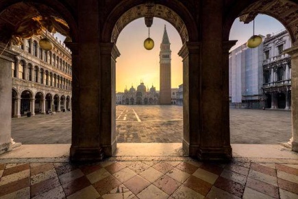 Foto Negozio in Piazza San Marco, Venezia San Marco di 130 m² con 6 locali