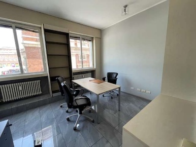 Foto Ufficio in Via Sessi 1, Reggio nell'Emilia Centro Storico di 80 m²