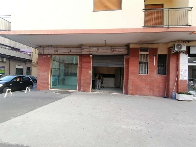 Foto Negozio in Via Re Martino 92/A, Catania Guardia - Li Cuti di 46 m²