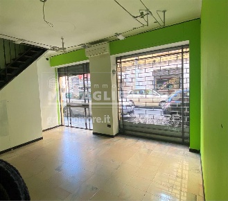 Foto Negozio in Via Castelmaraldo, Modena Centro Storico di 65 m²