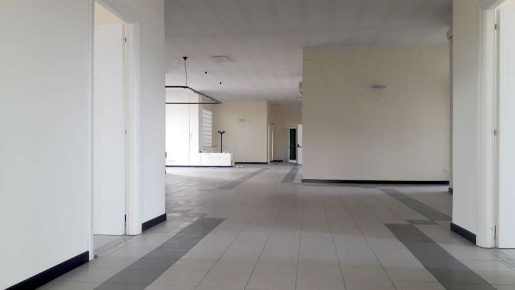 Foto Ufficio in San Concordio Contrada, Lucca di 500 m² con 5 locali
