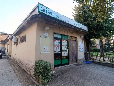 Foto Attività commerciale a Perugia di 225 m² con 1 locali in vendita