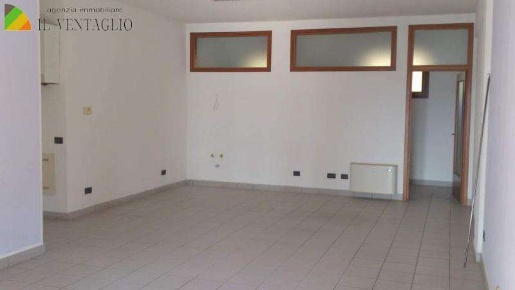 Foto Negozio a Castellarano di 50 m² con 1 locali in vendita