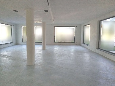 Foto Negozio a Capannori di 170 m² con 1 locali in affitto