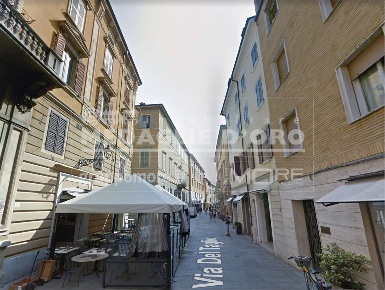 Foto Negozio in ad.ze via TAGLIO, Modena Centro Storico di 60 m² in affitto