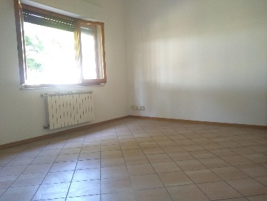 Foto Ufficio a Empoli San Rocco - Lungarno di 136 m² con 6 locali