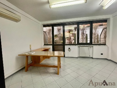 Foto Ufficio a Massa Centro di 60 m² con 2 locali in vendita