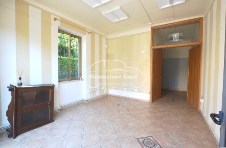 Foto Ufficio a Lucca Sant'Anna di 30 m² con 2 locali in affitto