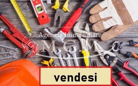 Foto Attività commerciale a Santa Maria a Monte Centro di 160 m² in vendita