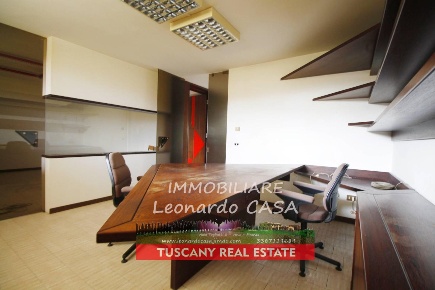 Foto Ufficio a Vinci Spicchio-sovigliana di 190 m² con 6 locali in affitto