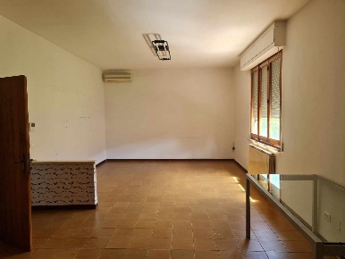 Foto Ufficio a Colle di Val d'Elsa Abbadia, Campolungo di 100 m² in affitto