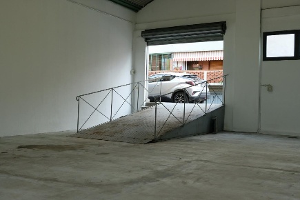 Foto Magazzino a Carrara Avenza di 125 m² con 1 locali in affitto