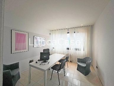 Foto Ufficio a Capannori Verciano - Guamo di 120 m² con 5 locali in affitto