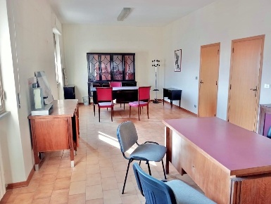 Foto Ufficio a Arezzo Pescaiola di 150 m² con 2 locali in affitto