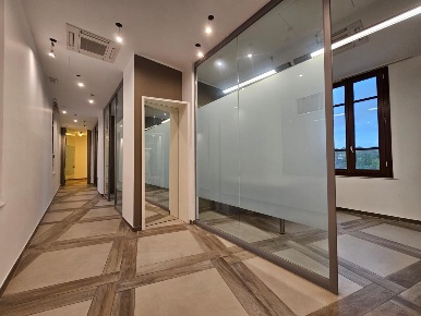 Foto Ufficio a Siena San Domenico - Fontebranda di 270 m² con 8 locali