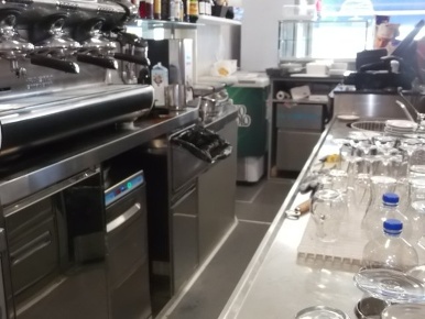 Foto Bar a Pisa San Francesco di 60 m² con 2 locali in vendita