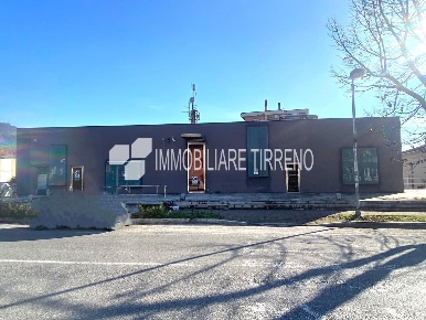 Foto Ufficio a Massa Centro di 210 m² con 4 locali in affitto