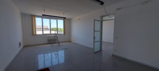 Foto Ufficio a Carrara Avenza di 73 m² con 3 locali in affitto