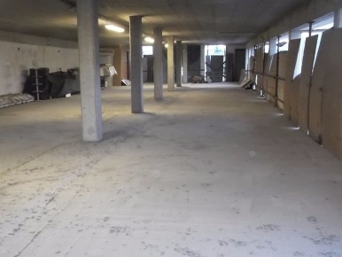 Foto Locale commerciale a Lucca San Concordio di 1100 m² con 3 locali