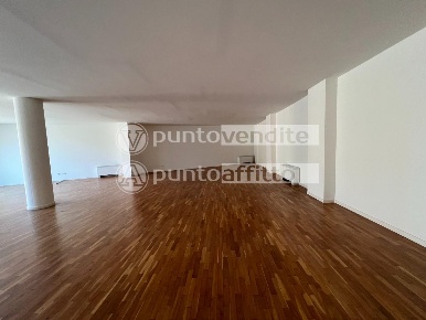 Foto Ufficio a Lucca Arancio di 130 m² con 1 locali in affitto