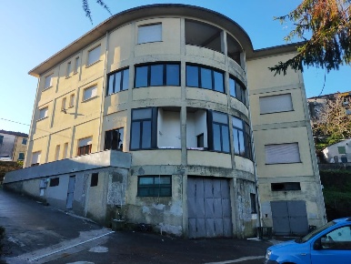 Foto Hotel a Bagni di Lucca di 1000 m² con 10 locali in vendita