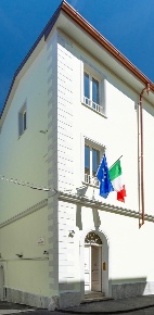 Foto Ufficio a Massa Centro di 250 m² con 6 locali in affitto