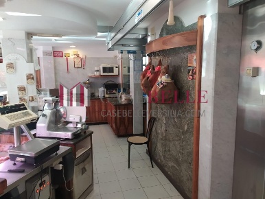 Foto Attività commerciale a Massarosa Stiava di 90 m² con 2 locali