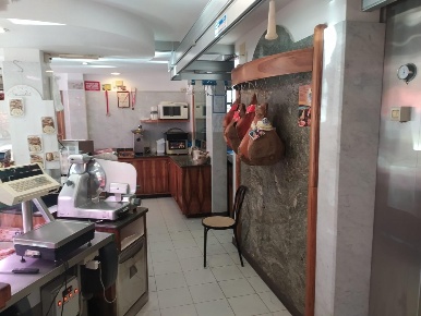 Foto Attività commerciale a Massarosa Stiava di 90 m² con 2 locali