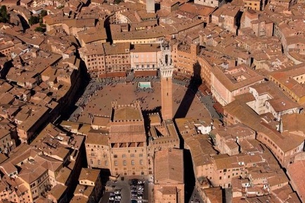 Foto Locale commerciale a Siena San Domenico - Fontebranda di 92 m²
