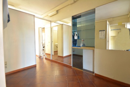 Foto Locale commerciale a Lucca Sant'Anna di 38 m² con 2 locali in vendita