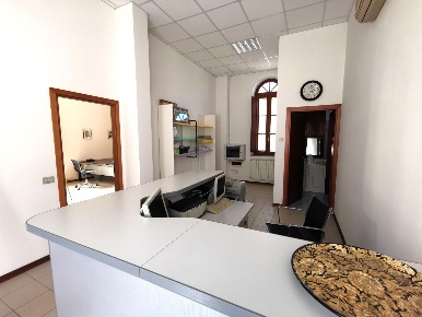Foto Ufficio a Fucecchio Centro di 75 m² con 2 locali in affitto