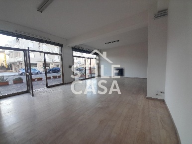 Foto Negozio a Castelfranco di Sotto Centro di 103 m² con 2 locali