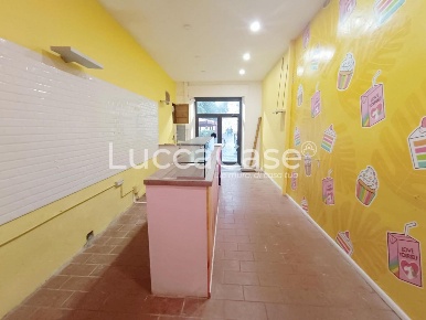 Foto Locale commerciale a Pisa San Martino di 65 m² con 3 locali in vendita