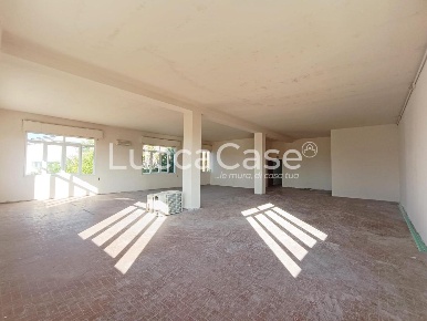 Foto Laboratorio a Montecarlo di 220 m² con 1 locali in affitto