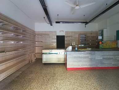 Foto Locale commerciale a Lucca Carraia - Colognora di 60 m² con 2 locali