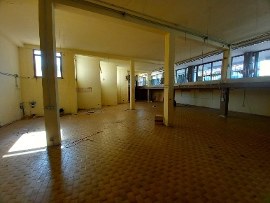 Foto Locale commerciale a Cascina Navacchio Nord - Zambra di 400 m²
