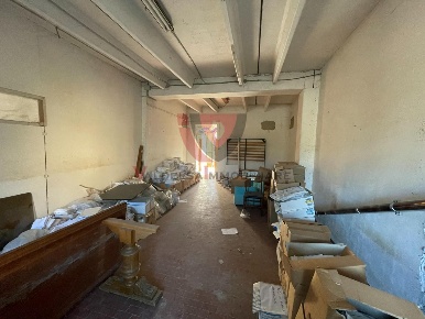 Foto Laboratorio a Colle di Val d'Elsa Colle Bassa, Via Gramsci di 650 m²