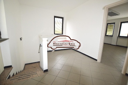Foto Ufficio a Lucca Antraccoli di 75 m² con 3 locali in affitto
