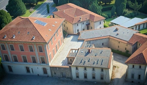 Foto Hotel a Lucca Arancio di 730 m² con 14 locali in vendita