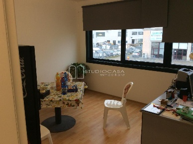Foto Locale commerciale a Cascina Navacchio Nord - Zambra di 200 m²