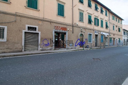 Foto Locale commerciale a Livorno Sorgenti di 49 m² con 2 locali in vendita