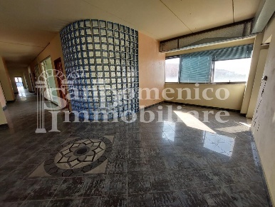 Foto Ufficio a Pisa San Francesco di 1000 m² con 20 locali in vendita